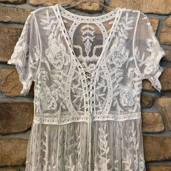 COPY - Women’s White Lace Embroidered Maxi Dress or Cover Up Medium Beautiful - Picture 2 of 16